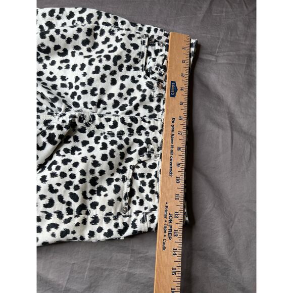 American Eagle womens size 24 shorts white/black cheetah print low-rise raw hem - Picture 3 of 8